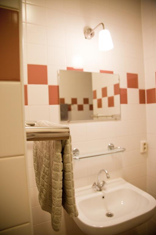 Gelkingehof Aparthotel Groningen Bagian luar foto